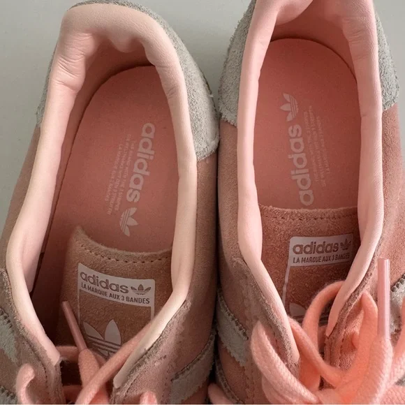 Adidas Bermuda Women’s suede sneaker Pink size 7 - Picture 5 of 6